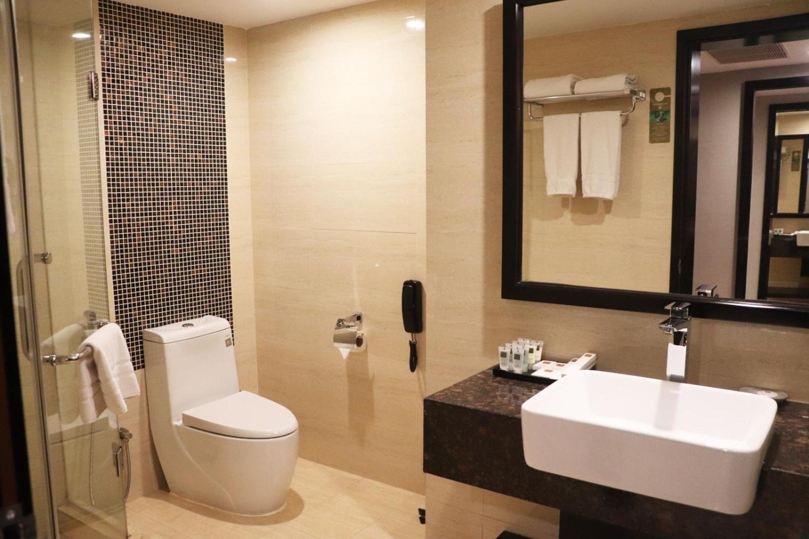 Executive Club King Room (Access to the Club Lounge for guests aged 18 or above),1641803063:JPEG